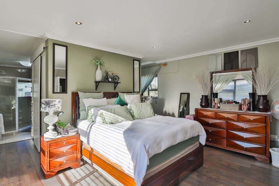 4 Bedroom Property for Sale in Island View Western Cape